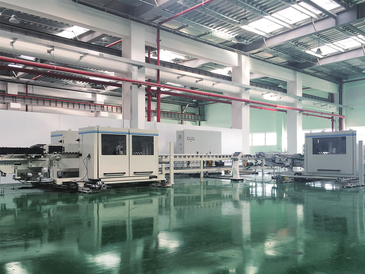 Rãnh - Đột góc - Đột lỗ- Dây chuyền sản xuất liên tục gấp cạnh